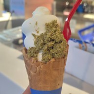 Dairy Queen ® เซ็นทรัลสุราษฏร์ธานี