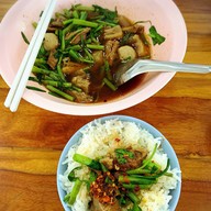 โตเกาเหลาเนื้อหนองมน