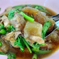 โตเกาเหลาเนื้อหนองมน