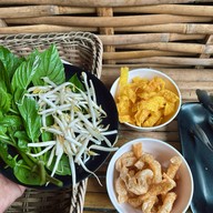 ก๋วยเตี๋ยวเรือเสือลวกเส้น เมืองทองธานี