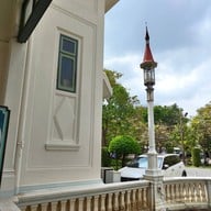 หน้าร้าน กาแฟนรสิงห์ ณ วังพญาไท