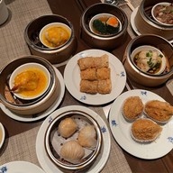 เรือนต้น มณเฑียร สุรวงศ์