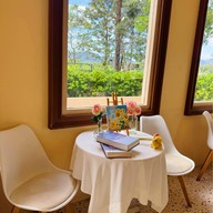 Anacolly Cafe’ & Bistro