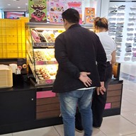 หน้าร้าน Dunkin’ (ดังกิ้น โดนัท) อิมพี่เรียลสำโรง ชั้น 1 ( ร้านเล็ก )