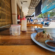 ข้าวมันไก่อ้วนสาย4สาขา2 ตรงข้ามรพ.สิงห์บุรี ข้าวมันไก่อ้วนสาย4สาขา2