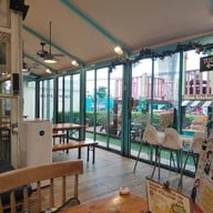 บรรยากาศ YaBar Song Wat