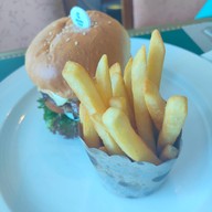 เมนูของร้าน 92 Cafe  โรงแรมโกลด์เด้น ทิวลิป