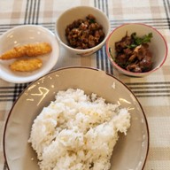 เมนูของร้าน ไทยรักดี ข้าวแกง 10 บาท