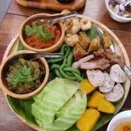 ขนมจีนต้นก้ามปู วัดจันทร์