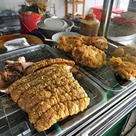 เมนูของร้าน ก๋วยจั๊บน้ำข้น เรื่องเยอะ ราชพฤกษ์