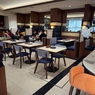 Fishmonger โรงแรมเอเชีย