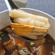 เมนูของร้าน ก๋วยจั๊บน้ำข้น เรื่องเยอะ ราชพฤกษ์