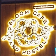Bloom Cafe And Hostel Lipe