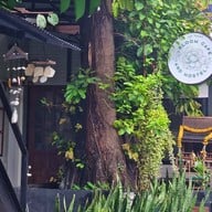 Bloom Cafe And Hostel Lipe