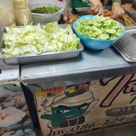 เมนู ไส้กรอกยักษ์ จัมโบ้ ตลาดกลางลาดสวาย