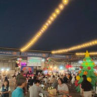 บรรยากาศ ปลื้มสุโก้ย สาขาตลาดกลางลาดสวาย