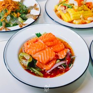 ฅนช่างยำ by กั้งบ้านเพ สาขาทองหล่อ ทองหล่อ ซอย 13