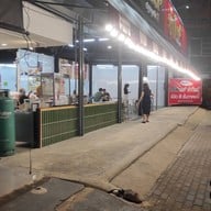 หน้าร้าน เลิศขาหมูxยำไทย เกษตร นวมินทร์