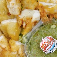 ไข่ปลาหมึกทอด by มิดไมล์ทะเลเดือด ไข่ปลาหมึกทอด by มิดไมล์ทะเลเดือด