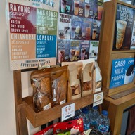 บรรยากาศ School Coffee x Warm Batch Roasters