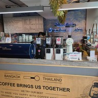 บรรยากาศ School Coffee x Warm Batch Roasters