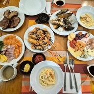 Crave Wine Bar & Restaurant โรงแรมอลอฟท์ กรุงเทพ - สุขุมวิท 11
