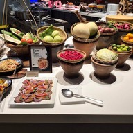 Crave Wine Bar & Restaurant โรงแรมอลอฟท์ กรุงเทพ - สุขุมวิท 11