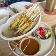 ณ ชล บางแสน