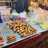 บรรยากาศ จริญญา ไส้กรอกอีสาน โชคชัย 4