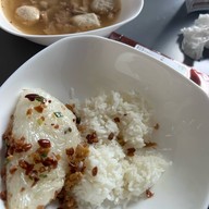 ใสสะอาดก๋วยเตี๋ยวลูกชิ้นน้ำใส สาขาพระราม4 (บ่อนไก่)