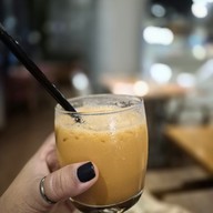 Crave Wine Bar & Restaurant โรงแรมอลอฟท์ กรุงเทพ - สุขุมวิท 11