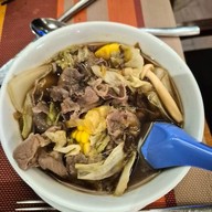 Crave Wine Bar & Restaurant โรงแรมอลอฟท์ กรุงเทพ - สุขุมวิท 11