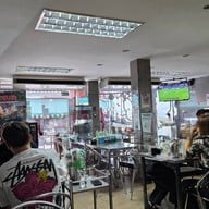 บรรยากาศ ไก่ทอดเจ๊กี ส้มตำโปโล ลุมพินี