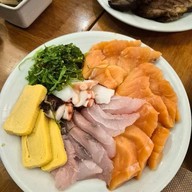 Crave Wine Bar & Restaurant โรงแรมอลอฟท์ กรุงเทพ - สุขุมวิท 11