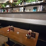 บรรยากาศ Fam Time Steak and Pasta อโศก