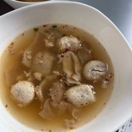 ใสสะอาดก๋วยเตี๋ยวลูกชิ้นน้ำใส สาขาพระราม4 (บ่อนไก่)