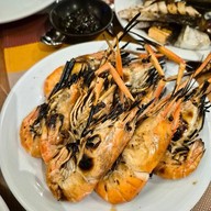 Crave Wine Bar & Restaurant โรงแรมอลอฟท์ กรุงเทพ - สุขุมวิท 11