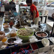 ใสสะอาดก๋วยเตี๋ยวลูกชิ้นน้ำใส สาขาพระราม4 (บ่อนไก่)