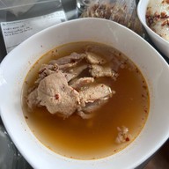 ใสสะอาดก๋วยเตี๋ยวลูกชิ้นน้ำใส สาขาพระราม4 (บ่อนไก่)