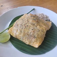 BUA Riverside ผัดไทย กุ้งแม่น้ำเผา