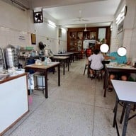 บรรยากาศ ข้าวมันไก่ลมหวล หัวหิน