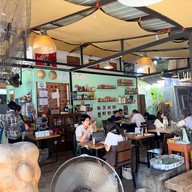 เฮียต้อมคั่วพริกเกลือ(หลังวัดสวนดอก)