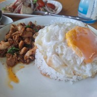 BUA Riverside ผัดไทย กุ้งแม่น้ำเผา