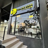 ไก่ตุ๋นไก่กะเพราไก่ทอด & Café - ครัวคุณตุ๊ก ลาดพร้าว 12