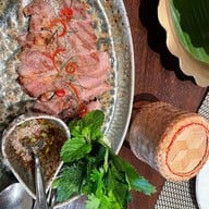 เสน่ห์จันทน์ กลาสเฮาส์ แอทสินธร