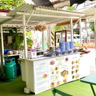 หอมนิรันทร์ คาเฟ่ (ก๋วยเตี๋ยวเรือ)