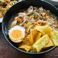 ก๋วยเตี๋ยวลับในสวน x ซัมแวร์ โฮมคาเฟ่ บางคูเวียง,บางกรวย,นนทบุรี