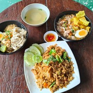 ก๋วยเตี๋ยวลับในสวน x ซัมแวร์ โฮมคาเฟ่ บางคูเวียง,บางกรวย,นนทบุรี