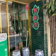 Apollo duck อพอลโล่ดั๊ก 👍 🍤🦆ข้าวหน้าเป็ด บะหมี่เกี๊ยวกุ้ง ข้าวหน้าไก่ หมูกรอบอร่อย ชานมฮ่องกง เป็ดย่างฮ่องกง หมูแดง roast duck bbq pork wonton mee หมูกรอบฮ่องกง เป็ดย่างโฟว์ซีซั่น บะหมี่เกี๊ยว สาทร