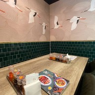 Apollo duck อพอลโล่ดั๊ก 👍 🍤🦆ข้าวหน้าเป็ด บะหมี่เกี๊ยวกุ้ง ข้าวหน้าไก่ หมูกรอบอร่อย ชานมฮ่องกง เป็ดย่างฮ่องกง หมูแดง roast duck bbq pork wonton mee หมูกรอบฮ่องกง เป็ดย่างโฟว์ซีซั่น บะหมี่เกี๊ยว สาทร